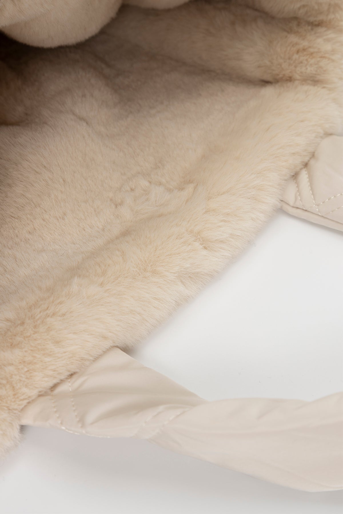 Vegancode İçi Kürklü Kapitone Omuz Çantası-Libas Trendy Fashion Store