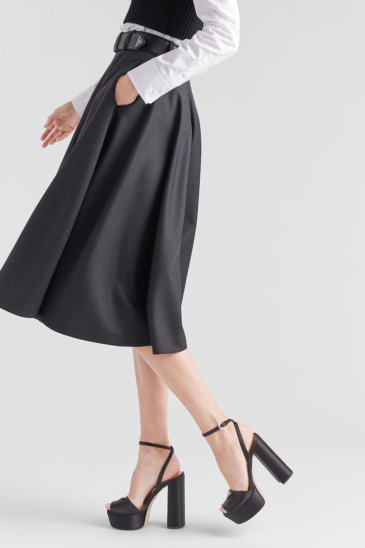 Prada Platformlu Saten Kaplamalı Küt Burun Topuklu Ayakkabı-Libas Trendy Fashion Store