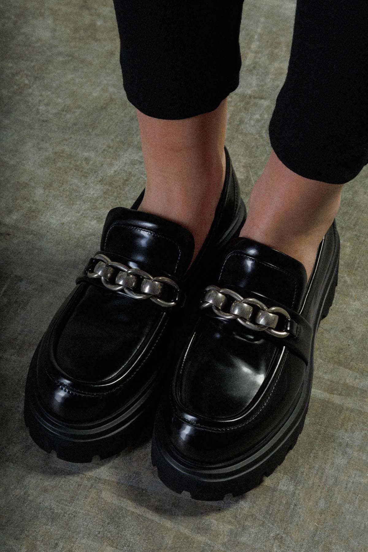 Strategia Zincir Kemerli Deri Loafer Ayakkabı