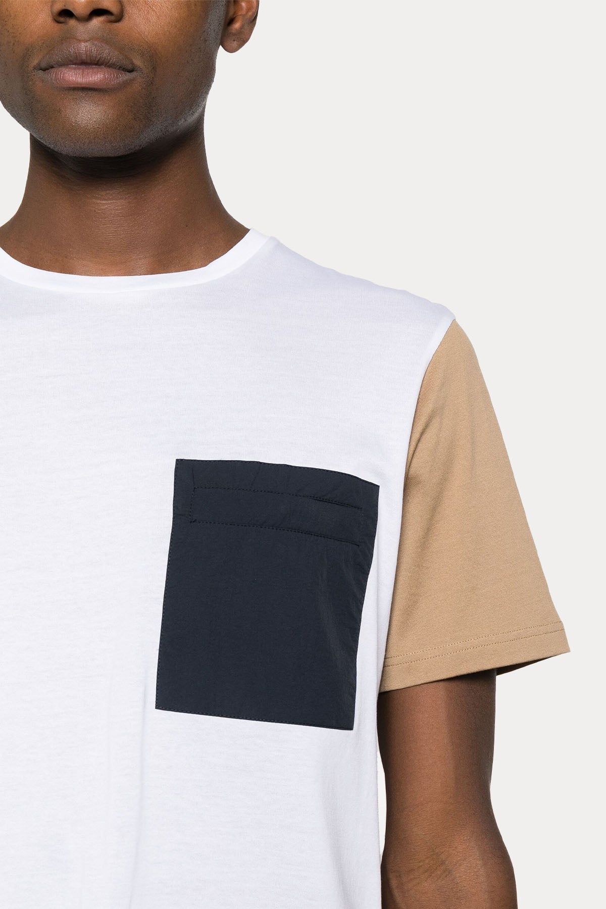 Herno Yuvarlak Yaka Cep Detaylı T-shirt-T-shirt-Libas