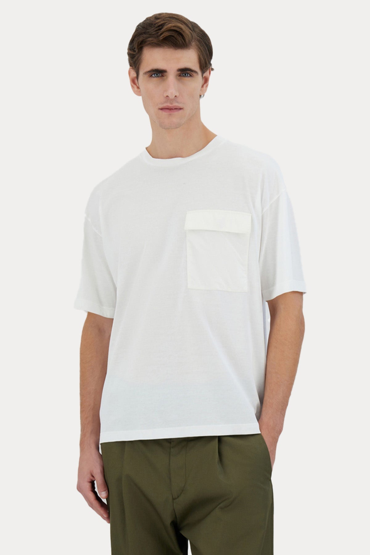 Herno Yuvarlak Yaka Kapaklı Cep Detaylı T-shirt-T-shirt-Libas