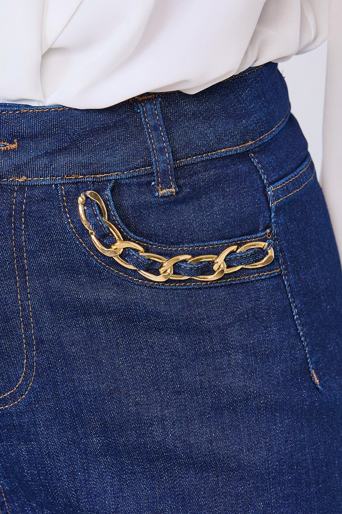 Lynne Yüksek Bel Zincir Detaylı Denim Şort