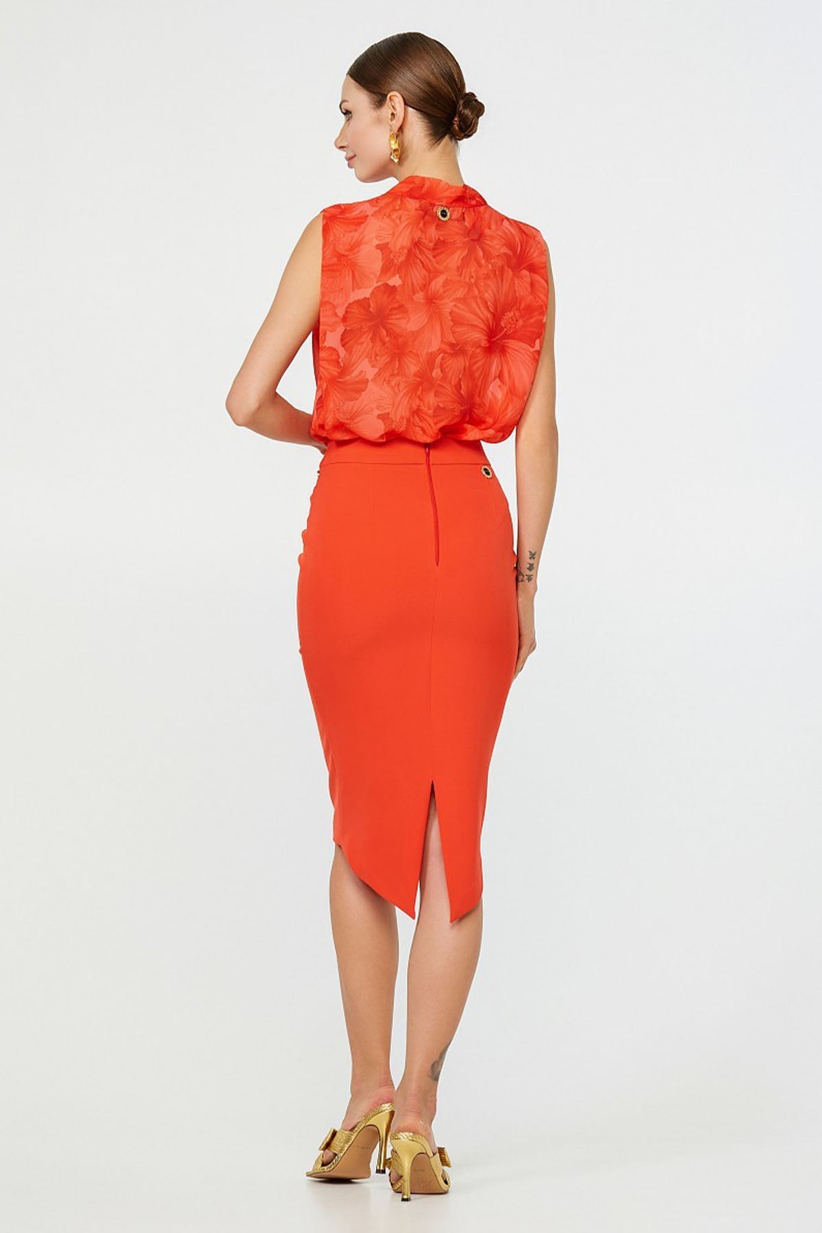 Lynne V Yaka Drape Bluz