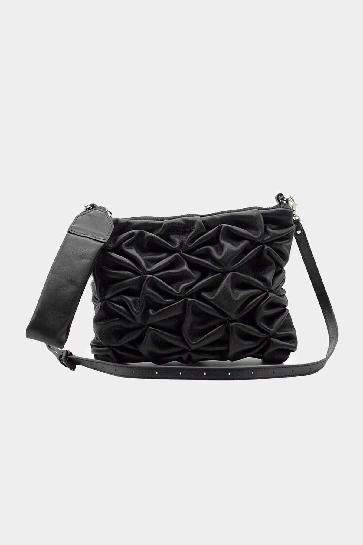 Vic Matie El İşçiliği Büzgülü Deri Omuz Çantası