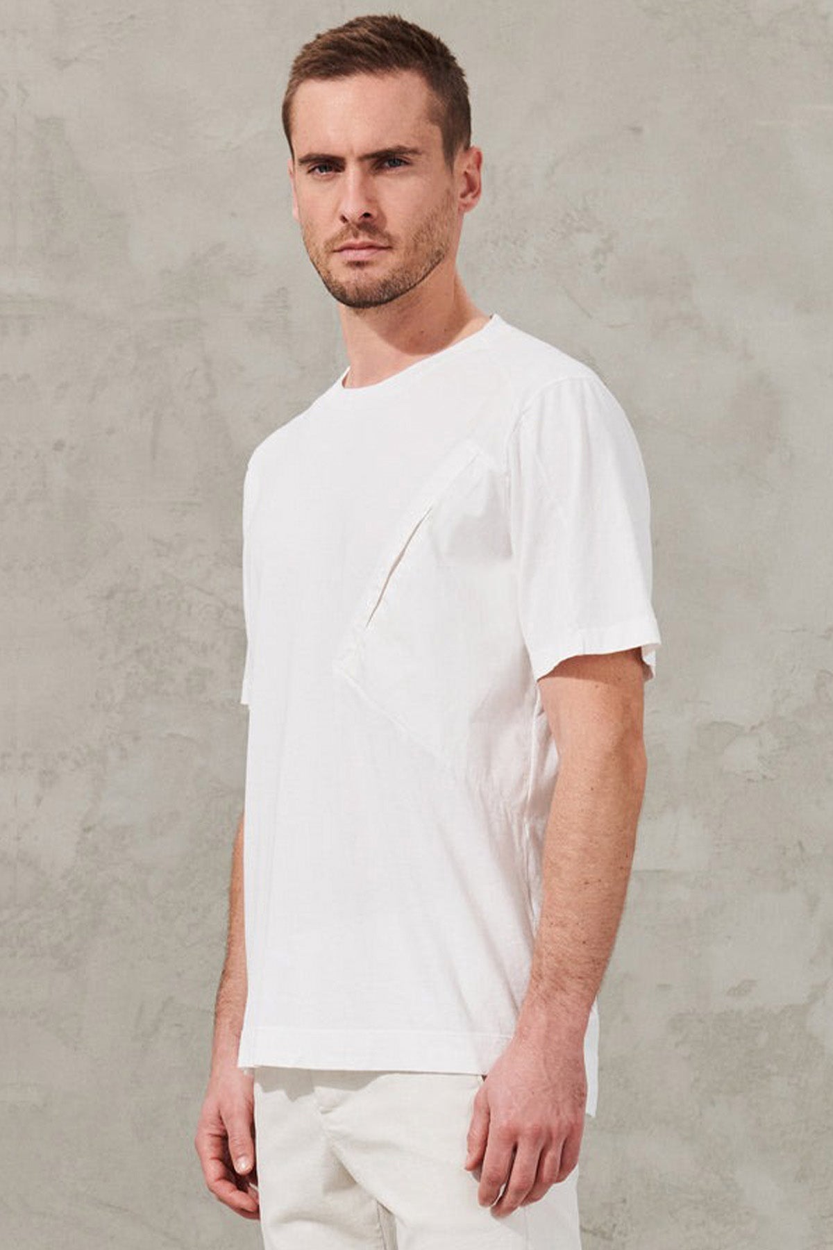 Transit Yuvarlak Yaka Cep Detaylı T-shirt