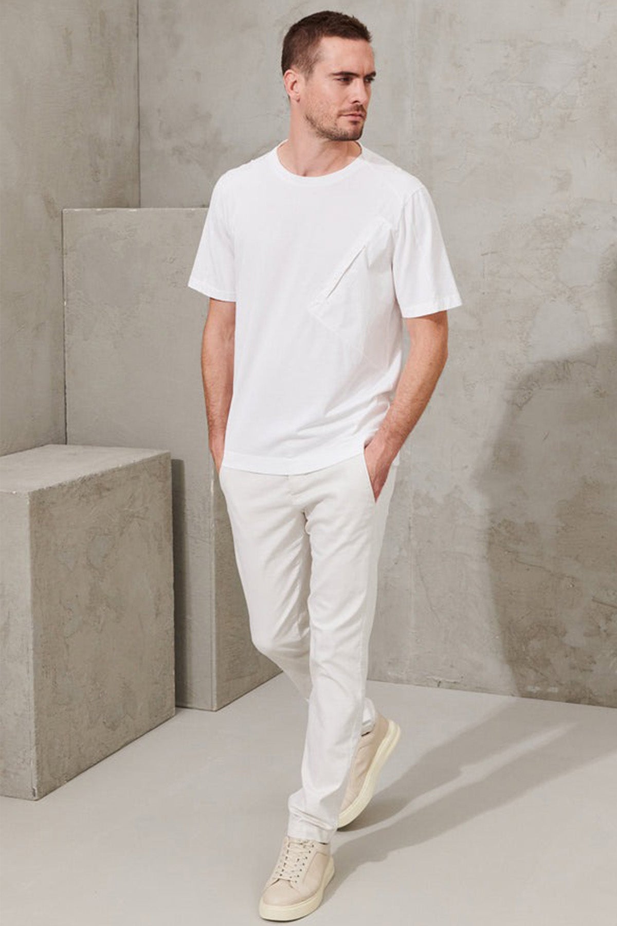 Transit Yuvarlak Yaka Cep Detaylı T-shirt