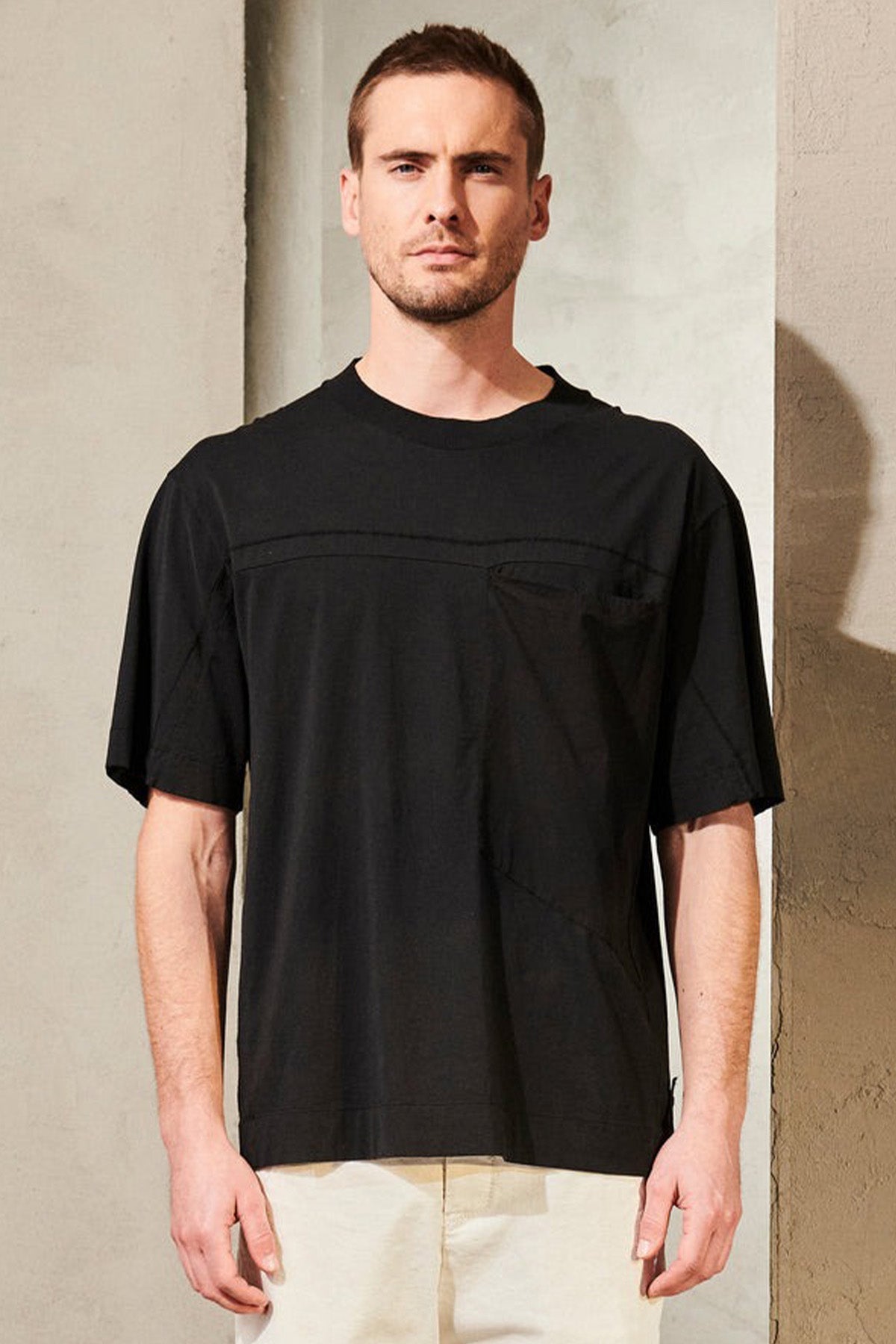 Transit Yuvarlak Yaka Cep Detaylı T-shirt